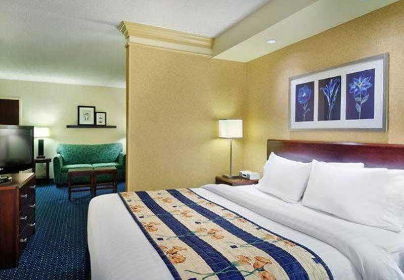 Springhill Suites Detroit Southfield Bagian luar foto